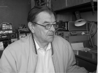 Заведующий лабораторией № 15 Владислав Дмитриевич Зотов
